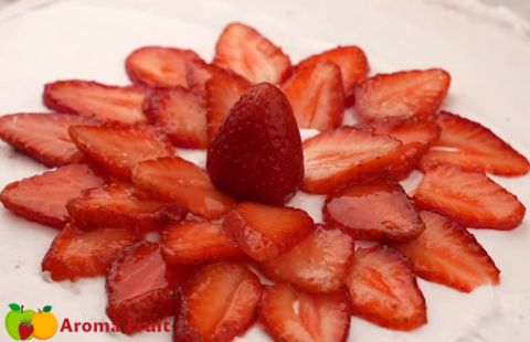 Strawberry Honey Cake Recipe